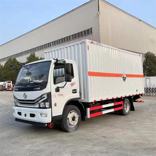 5.2米厢式危化品专用车 8类腐蚀性危险品安全运输的专业之选